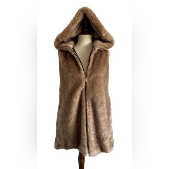 Zara Jackets & Blazers - Zara Light Brown Tan Hooded Faux Fur Teddy Vest Zip up Pocket Size Medium